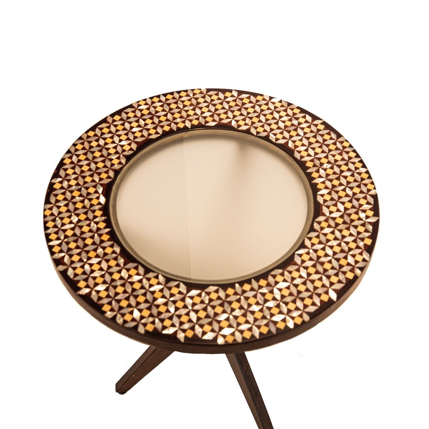 ROUND COFFEE TABLE WITH THE BEAUTY OF MOTHER OF PEARL