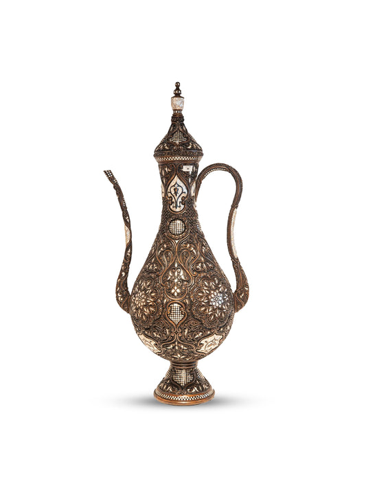 دلة خشبية مطعمة بنقش فاطمي كبير الحجم