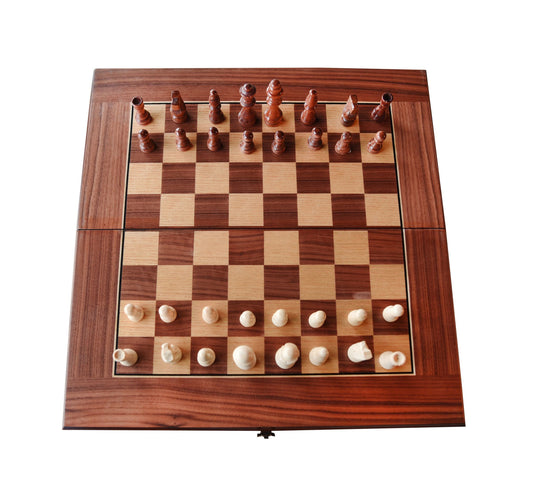 الشطرنج والطاولة